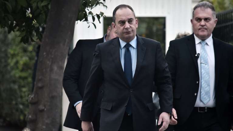 Κορονοϊός - Το μήνυμα του Γιάννη Πλακιωτάκη από τον Ευαγγελισμό: "Είμαι σε καλά χέρια..."