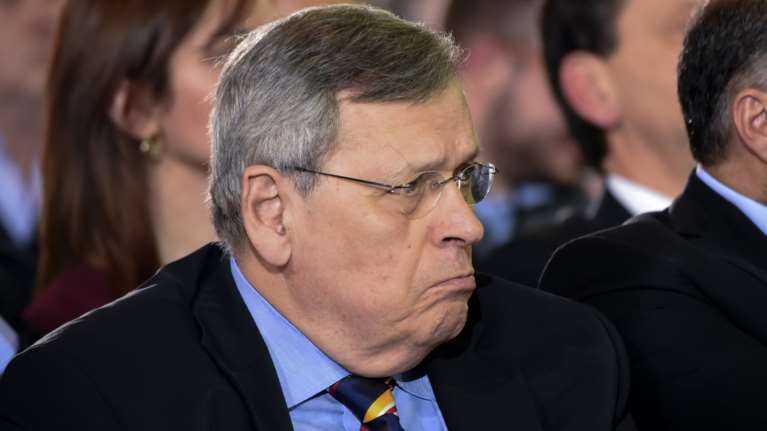 "Ξαναχτύπησε" ο Στέφανος Μάνος: Να αποζημιώσουν οι οδηγοί με τα φθαρμένα λάστιχα, όχι να αποζημιωθούν