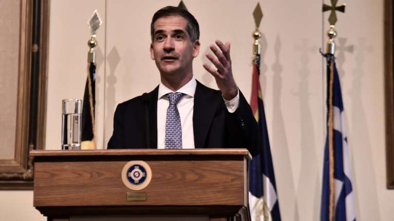 Μπακογιάννης: Προσδοκώ ο πρώτος γάμος ομόφυλου ζευγαριού να γίνει στο δημαρχείο της Αθήνας