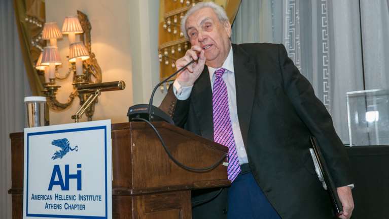 Δημήτρης Κοντομηνάς: Στην Ύδρα η εξόδιος ακολουθία, στην Αθήνα η κηδεία