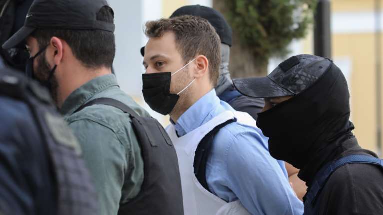 Ευδιάθετος και κυνικός ο πιλότος στη ΓΑΔΑ: &quot;Αντε να τελειώνουμε, να μπούμε φυλακή για να ασχοληθώ με το παιδί&quot;