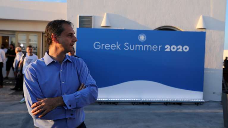 Θεοχάρης από Σαντορίνη: Αυτά είναι τα &quot;εργαλεία&quot; για την επανεκκίνηση του ελληνικού τουρισμού