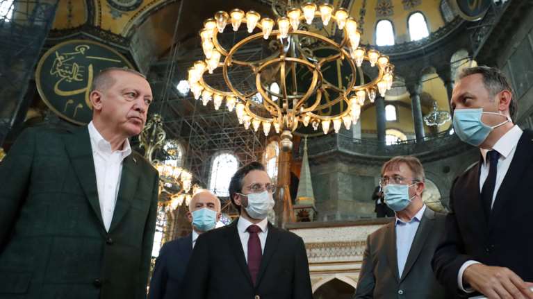 Επιμένει ο Ερντογάν για Αγιά Σοφιά: Κάποιες χώρες αγνοούν ότι η Κωνσταντινούπολη ανήκει στους μουσουλμάνους