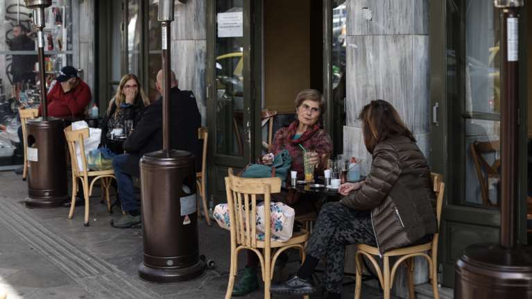 Κορονοϊός: 18.094 νέα κρούσματα σήμερα -  88 θάνατοι και 460 διασωληνωμένοι