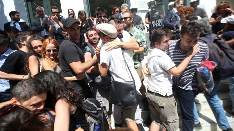 Ελεύθεροι οι εννέα συλληφθέντες για τα επεισόδια στο Σύνταγμα