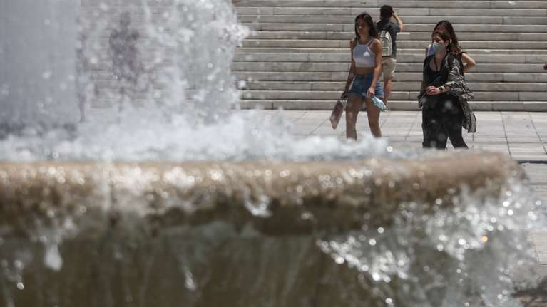 Καιρός: Έρχονται 38άρια το Σαββατοκύριακο - Μέχρι 7 μποφόρ στο Αιγαίο