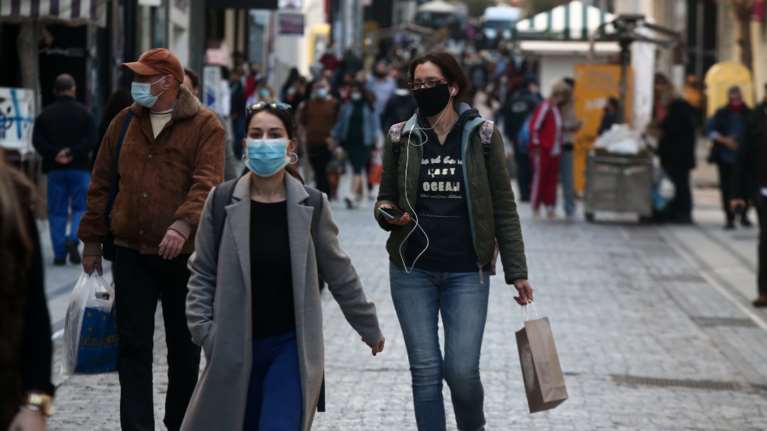 Αλλάζει ο καιρός: Μετά το &quot;μικρό καλοκαίρι&quot; έρχονται βροχές και χιόνια