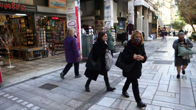 Με νεφώσεις και τοπικές βροχές ο καιρός - Θερμοκρασία μέχρι τους 17 βαθμούς Κελσίου