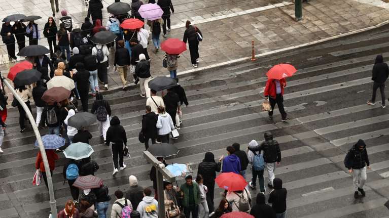 Χειμωνιάζει: Έρχεται βαρομετρικό χαμηλό με καταιγίδες και &quot;βουτιά&quot; της θερμοκρασίας - Πού θα χιονίσει