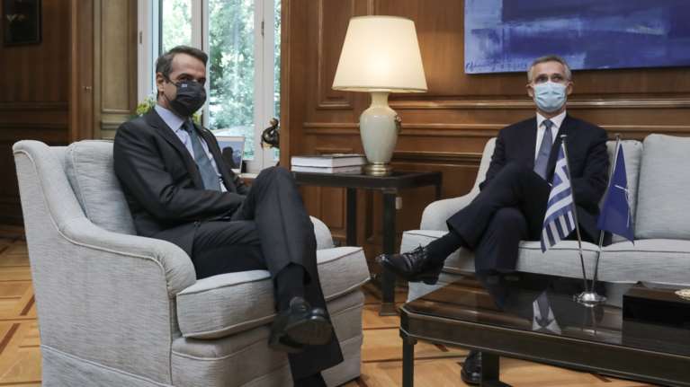 Σε εξέλιξη η συνάντηση του Κυρ. Μητσοτάκη με τον γγ του ΝΑΤΟ, Γ. Στόλτενμπεργκ