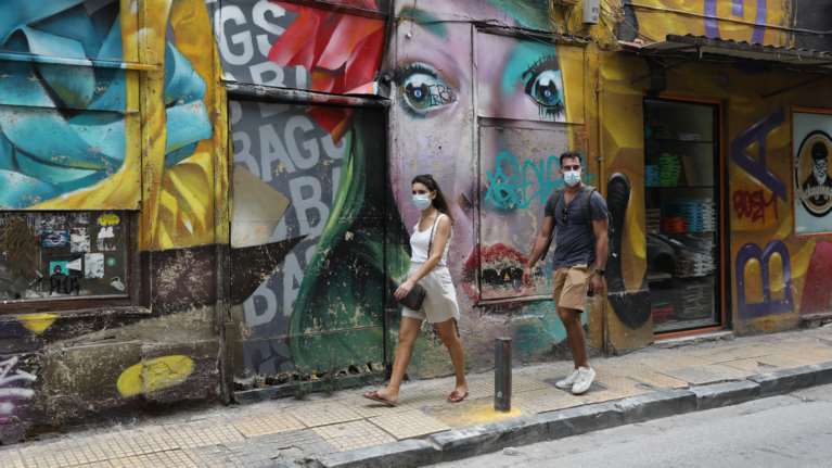 Κορονοϊός: 511 νέα κρούσματα στην Αττική και 314 στη Θεσσαλονίκη - &quot;Φουντώνει&quot; η Λάρισα