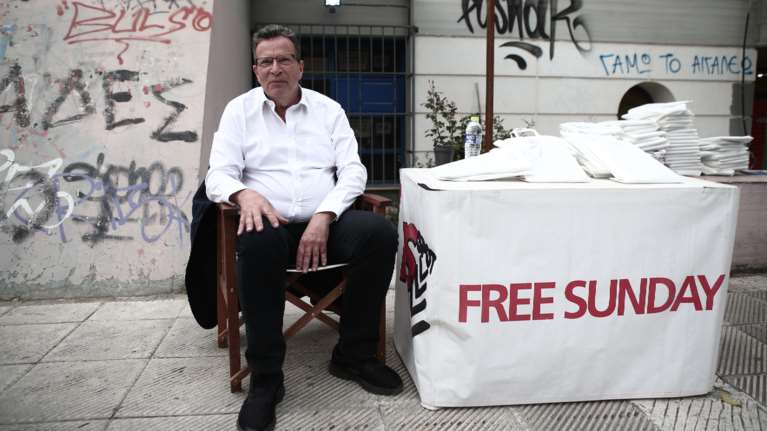 Ο Γιώργος Κύρτσος σε ρόλο Αντώναρου: Από την &quot;αυτοαποθέωση&quot; στο twitter, στην αγκαλιά του ΣΥΡΙΖΑ