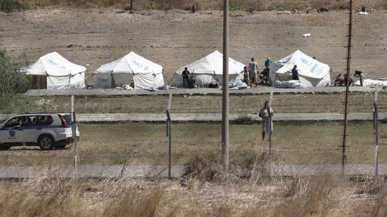 Μόρια: Στήνουν νέο στρατόπεδο στο Καρά Τεπέ- Μετακινήσεις προσωπικού μόνο με ελικόπτερα, λόγω του φόβου για επεισόδια