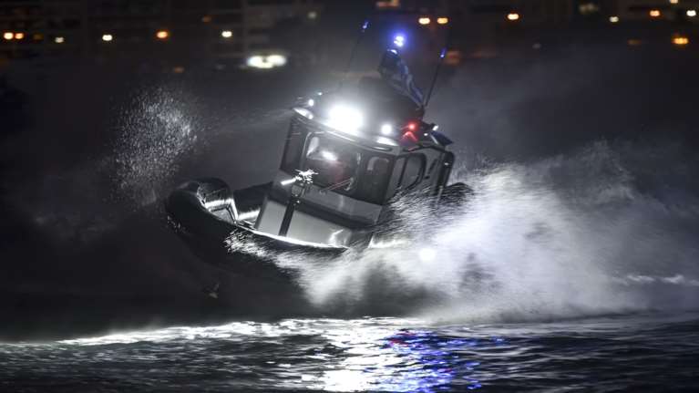 Δύσκολη επιχείρηση διάσωσης 500 μεταναστών ανοιχτά της Παλαιοχώρας Χανίων