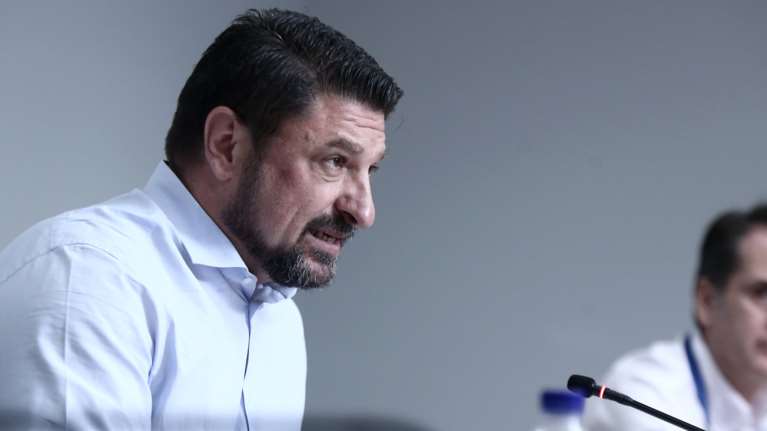 Κορονοϊός - Χαρδαλιάς: Υποχρεωτική η μάσκα παντού: Καταστήματα, εμπορικά, φούρνοι, ΔΕΚΟ, τράπεζες και κομμωτήρια