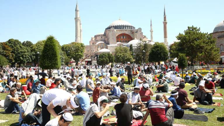 Αγία Σοφία: Η αντίδραση της Unesco για τη μετατροπή σε τζαμί - Τι απάντησε η Μενδώνη