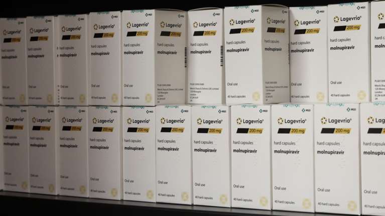 Αντιικά χάπια: Από ποια φαρμακεία μπορείτε να τα προμηθευτείτε έως και τη Δευτέρα του Πάσχα - Αναλυτικός κατάλογος