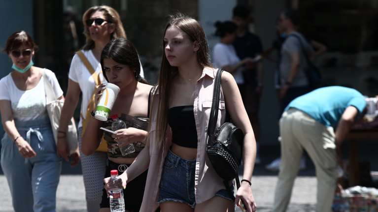 Κορονοϊός: &quot;Κόκκινο καμπανάκι&quot; Τσιόδρα - Χαρδαλιά στους νέους - Κρίσιμο το επόμενο 15νθήμερο