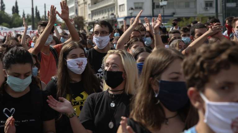 Καταλήψεις στα σχολεία: Ολοκληρώθηκε το μαθητικό συλλαλητήριο στο κέντρο της Αθήνας