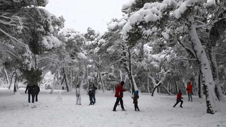 Meteo: Τσουχτερό κρύο την Πέμπτη - Παγετός, βροχές, χιόνια ακόμη και στην Αττική