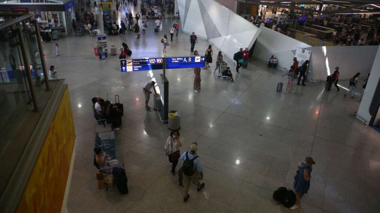 ΥΠΑ: Νέες οδηγίες για τις πτήσεις εσωτερικού - Οι προϋποθέσεις για να ταξιδέψετε στα νησιά