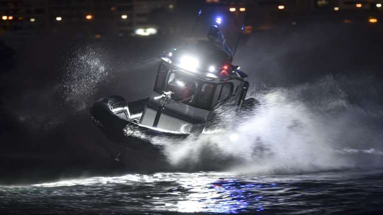 Ιστιοφόρο με μετανάστες προσάραξε στον Κάβο Μαλιά: Σε εξέλιξη επιχείρηση απεγκλωβισμού