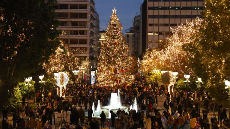 Κορονοϊός: Τρομακτικό ρεκόρ στην Αττική με σχεδόν 10.000 νέα κρούσματα - 2.665 στη Θεσσαλονίκη