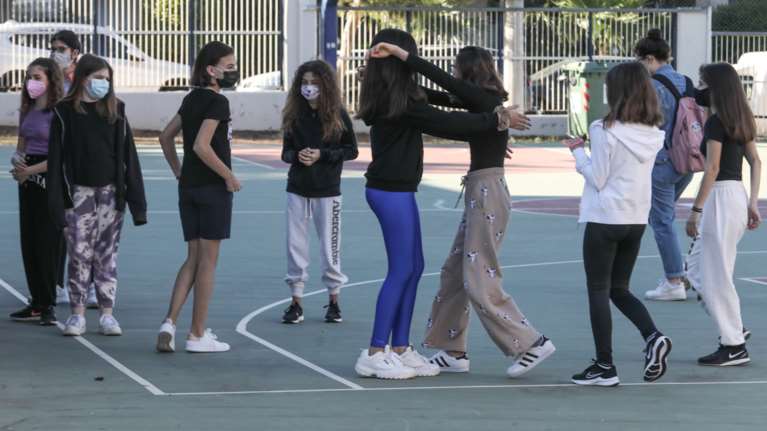 Μακρή: Τα σχολεία θα κλείσουν αν υπάρξει έξαρση κρουσμάτων- Θα το υποδείξει η Επιτροπή [βίντεο]