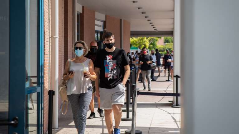 Κορονοϊός: Ίλιγγος με 1.607 νέα κρούσματα στην Αττική και 254 στη Θεσσαλονίκη - "Βράζει" η Κρήτη