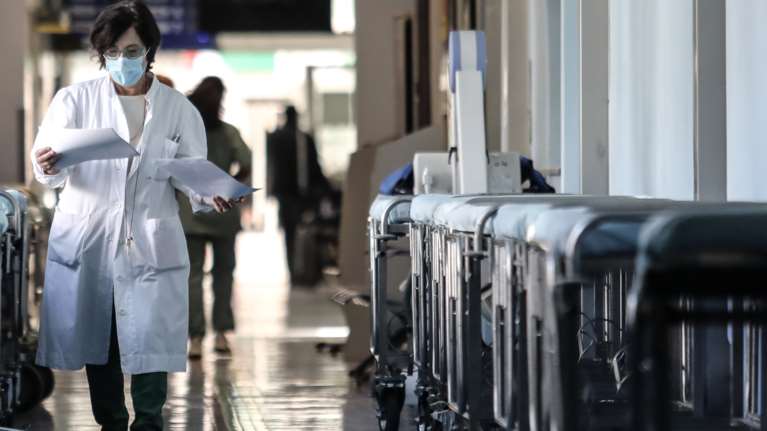 Κορονοϊός: Νέο ρεκόρ με 755 διασωληνωμένους - 3.491 νέα κρούσματα σήμερα και 67 θάνατοι