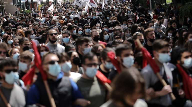 Πανεκπαιδευτικό συλλαλητήριο: Ένταση έξω από το Πολυτεχνείο - Τι λέει η ΕΛΑΣ