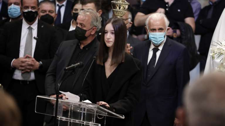 Φώφη Γεννηματά: &quot;Αντίο μαμά, είσαι μαχήτρια&quot; - Σπαρακτικός ο επικήδειος της 15χρονης κόρης της, Κατερίνας [βίντεο]