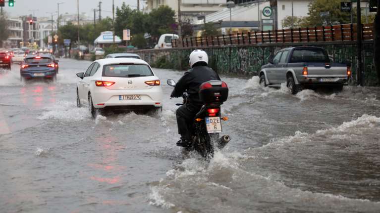 Στο έλεος του &quot;Μπάλλου&quot; η χώρα: Δείτε Live ποιες περιοχές θα σαρώσει τις επόμενες ώρες η κακοκαιρία [χάρτες]