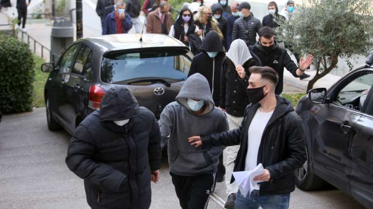 Kolonos hooligans: Η σκληρή συμμορία ανηλίκων ετοίμαζε βίντεο κλιπ με τα "κατορθώματά" της