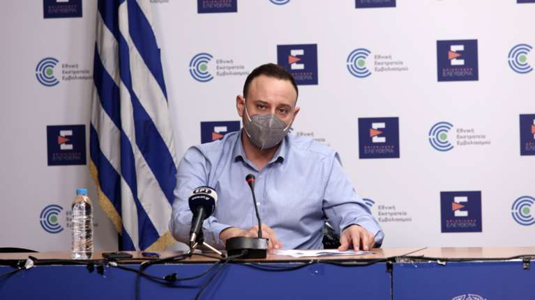 Προειδοποίηση Μαγιορκίνη για τη μετάλλαξη Όμικρον: Θέμα χρόνου να συμβεί στην Ελλάδα ό,τι και στις άλλες χώρες