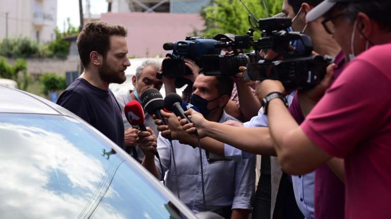 Γλυκά Νερά: Ποινική δίωξη για 2 κακουργήματα στον πιλότο - Ανθρωποκτονία από πρόθεση χωρίς αναστολές