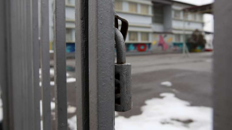 Σχολεία:  Σε ποιες περιοχές θα παραμείνουν κλειστά και την Πέμπτη