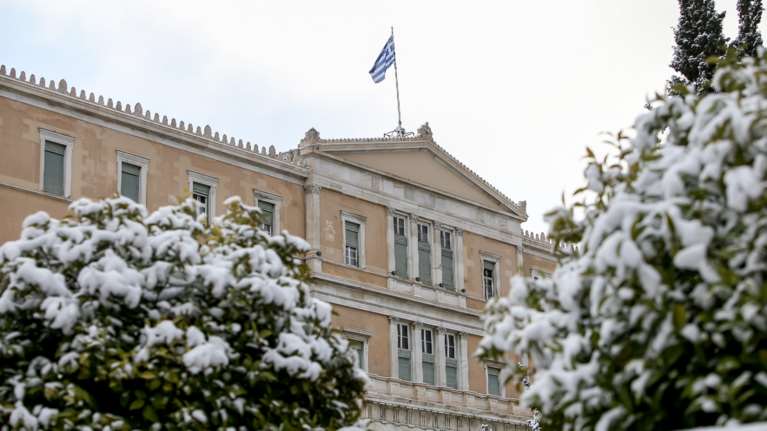 Αναστέλλει τις εργασίες της η Βουλή λόγω της κακοκαιρίας &quot;Ελπίς&quot;