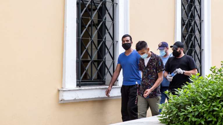 Αγία Μαρίνα: Αυτοί είναι οι δύο Πακιστανοί που θα δικαστούν για τη σεξουαλική επίθεση στην 26χρονη [Εικόνες]