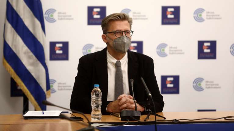 Σκέρτσος για εμβόλια κορονοϊού: Ας υποθέσουμε ότι έχουμε ένα χωριό με 1.000 κατοίκους, οι 200 ανεμβολίαστοι...