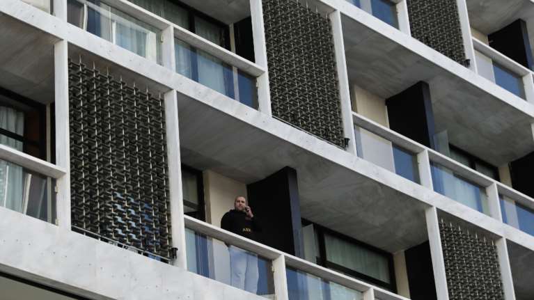 Ολόκληρη η τελική λίστα με τις 75 περιοχές των ξενοδοχείων καραντίνας