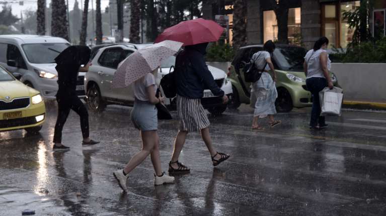 Καιρός: Βροχές από το Σάββατο και αφρικανική σκόνη - Οι πρώτες εκτιμήσεις για τη Μεγάλη Εβδομάδα