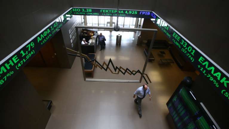 Reuters - Δεκαετές ελληνικό ομόλογο: Στο χαμηλότερο επίπεδο από τις 26 Φεβρουαρίου - Τι λένε οι αναλυτές