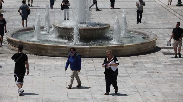 Καιρός: Σκόνη και ζέστη με το θερμόμετρο έως τους 36 βαθμούς - Βροχές και καταιγίδες από το απόγευμα