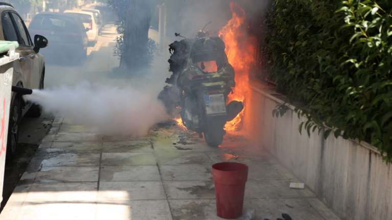 Βόλος: Εκαψε δύο μοτοσικλέτες της οικογένειας γιατί η 29χρονη τον απέρριπτε ερωτικά