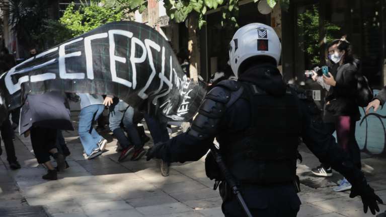 Επέτειος Γρηγορόπουλου: 375 προσαγωγές και 135 συλλήψεις στα Εξάρχεια - Σε ολονύχτια επιφυλακή η ΕΛΑΣ για επεισόδια