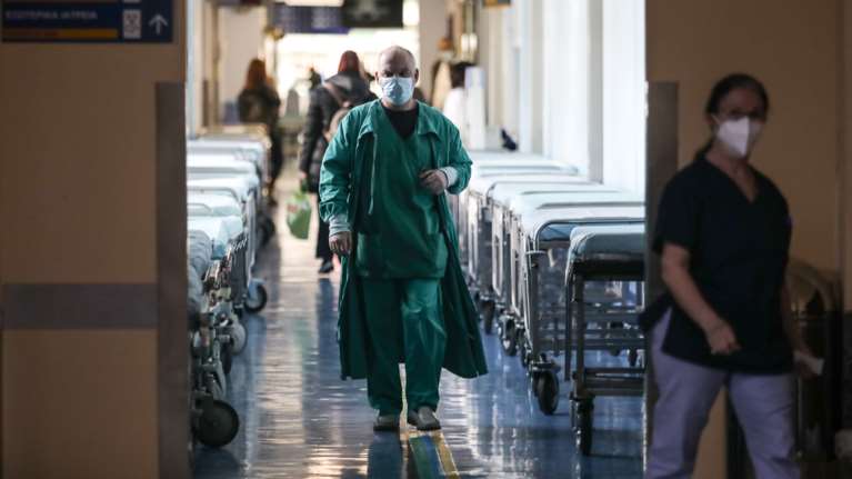 Θεσσαλονίκη: Απατεώνισσα υποσχόταν πλήρη ίαση από τον κορονοϊό - Ζητούσε 3.000 ευρώ