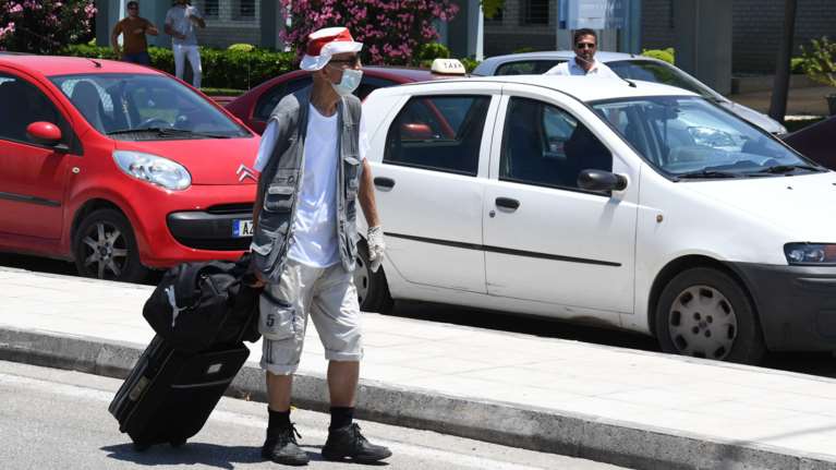 Αποκαρδιωτικά τα στοιχεία για τον τουρισμό: Στο 25% η μέση πληρότητα τον Ιούλιο - Άδεια τα αεροδρόμια