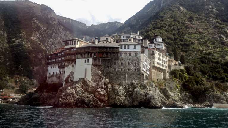 Σεισμός στο Άγιο Όρος: Αποκαλυπτικό βίντεο από το εσωτερικό ναού την ώρα των 5,2 Ρίχτερ