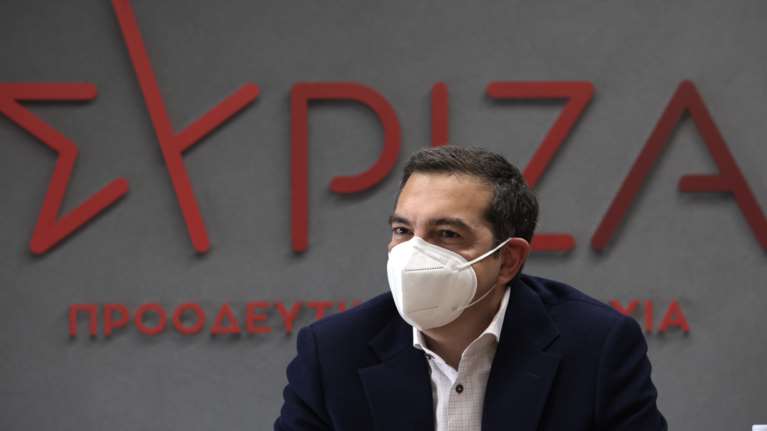 ΣΥΡΙΖΑ: Να σταματήσει ο Μητσοτάκης να βάζει πλάτη στην αισχροκέρδεια των καυσίμων - Μείωση του ΕΦΚ τώρα